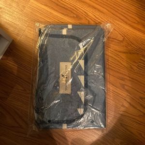 Young living picnic blanket new